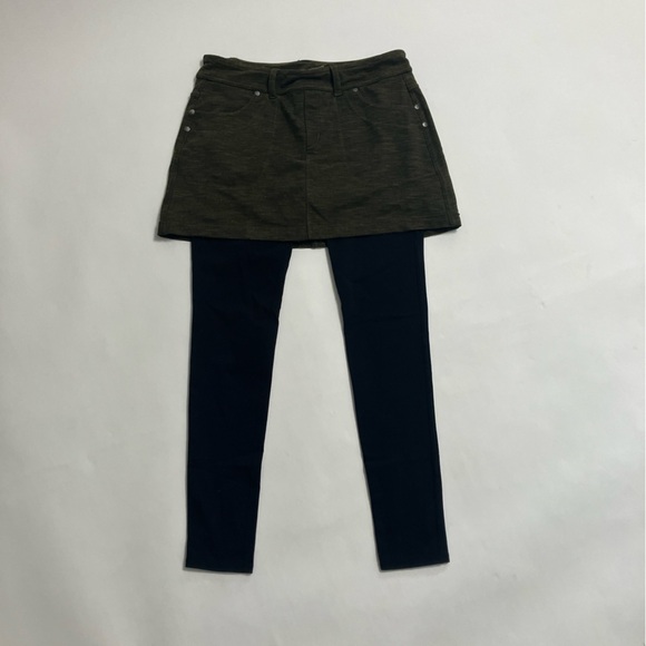 Athleta Pants - ATHLETA leggings with mini skirt